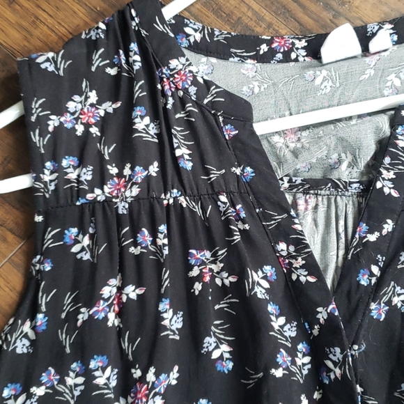Size Lg, GAP Short, sleeveless floral dress - Picture 4 of 5